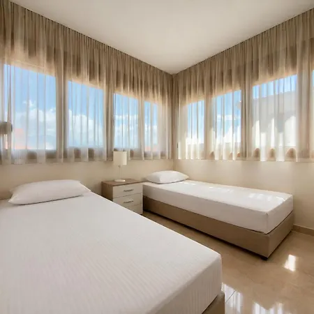 Seample Complex By Horizon Homes * Ofrínion